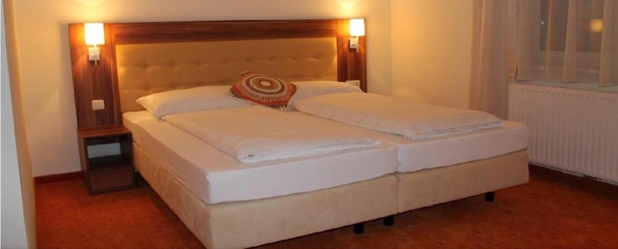 Stiftshotel Garsten Steyr Esterno foto