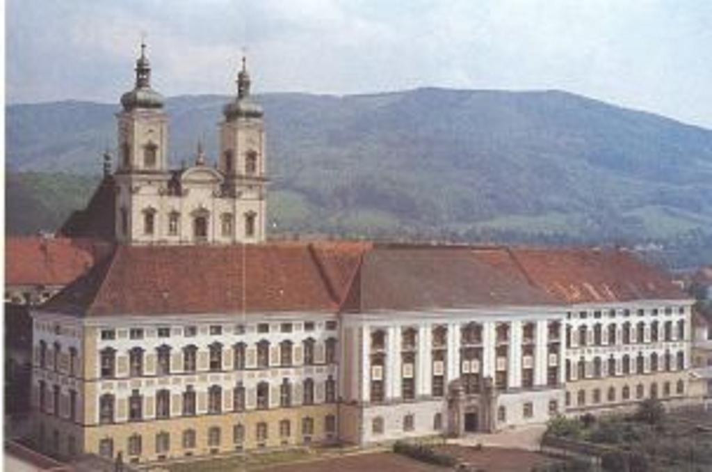 Stiftshotel Garsten Steyr Esterno foto